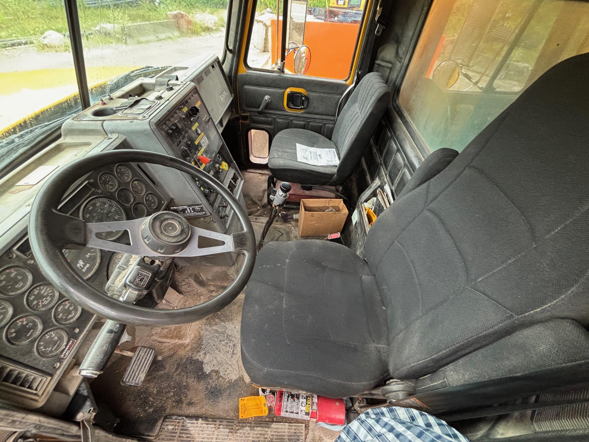 1995 MACK CL713 - Image 13